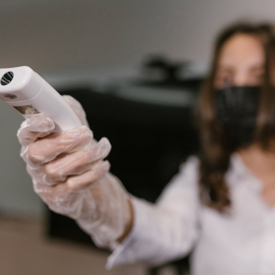  Non-contact infrared thermometer